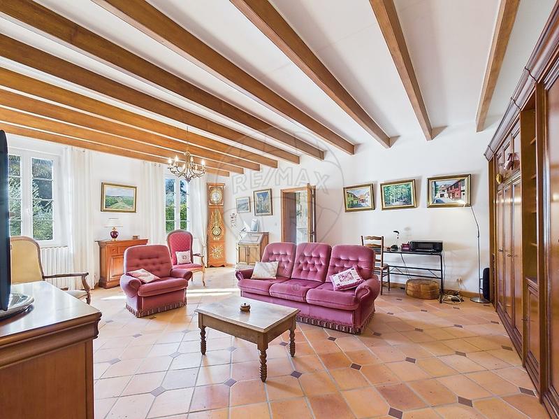 Maison en pierre - 333 m² - 9 pièces