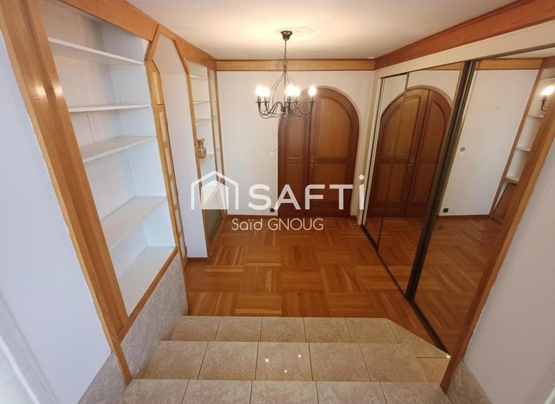 Appartement - 150 m² - 5 pièces