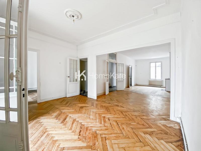 Appartement - 140 m² - 5 pièces