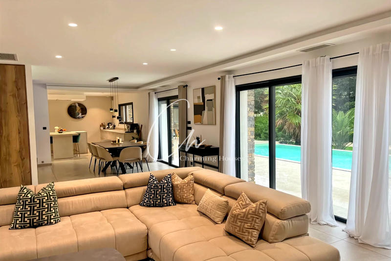 Maison contemporaine - 187 m² - 6 pièces