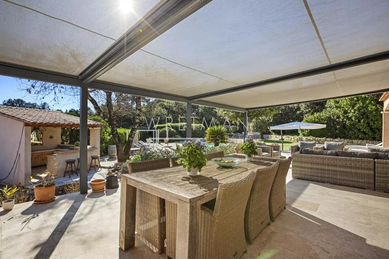 Maison - 227 m² - 8 pièces