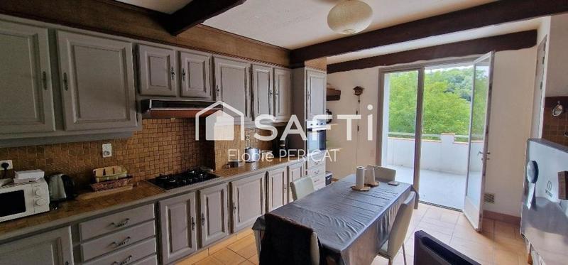 Maison - 275 m² - 7 pièces