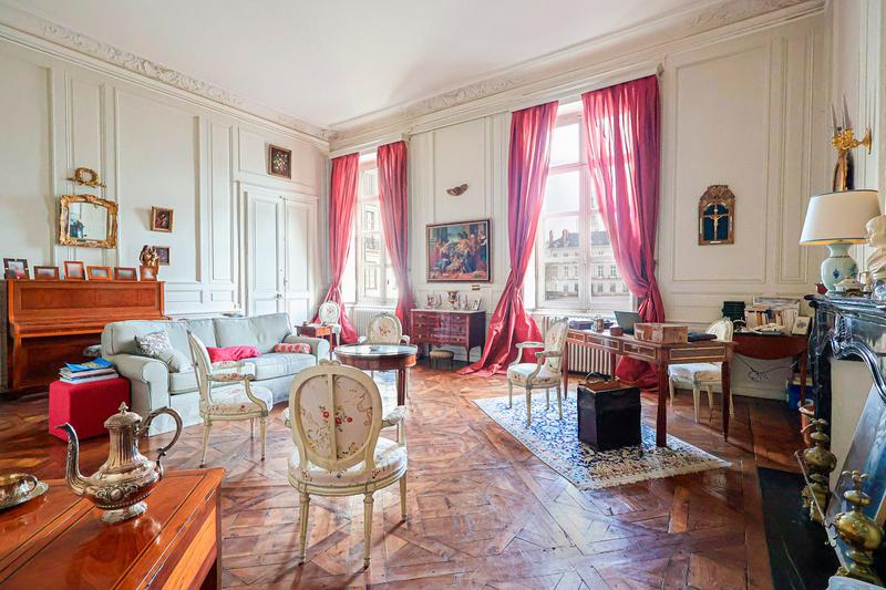 Appartement - 265 m² - 8 pièces