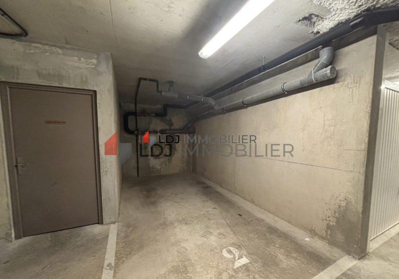 Parking / Garage - 16 m²