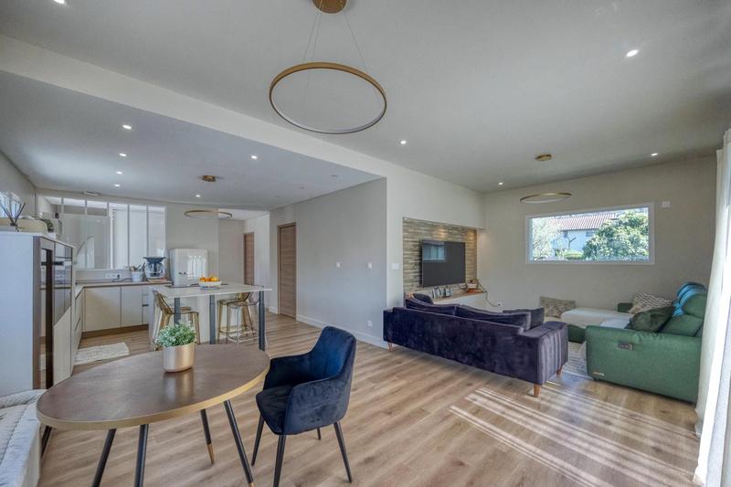 Maison - 114 m² - 6 pièces