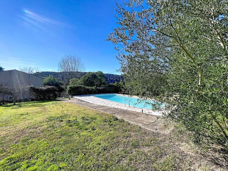 Villa - 180 m² - 5 pièces