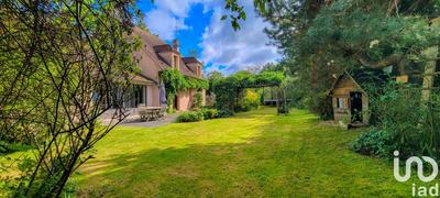 Maison - 260 m² - 8 pièces