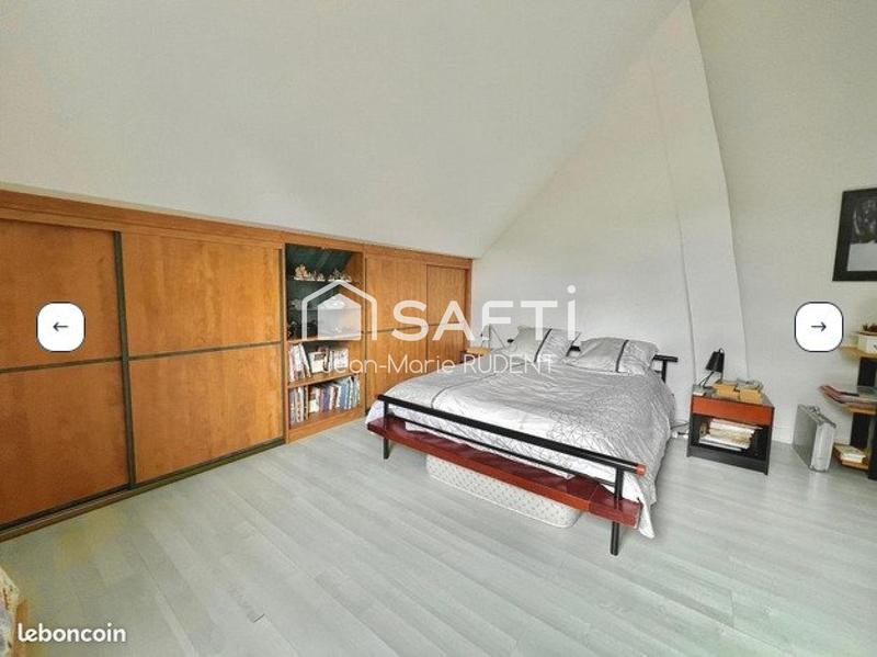 Maison - 212 m² - 7 pièces