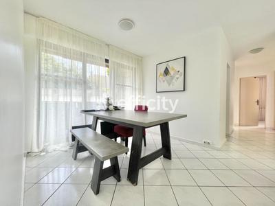 Appartement - 75 m² - 5 pièces