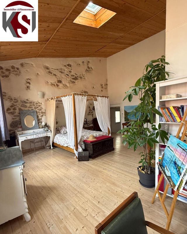 Maison - 214 m² - 6 pièces