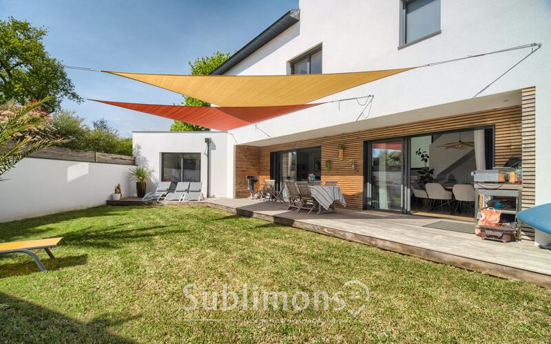 Maison contemporaine - 189 m² - 7 pièces