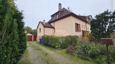 Maison - 93 m² - 5 pièces