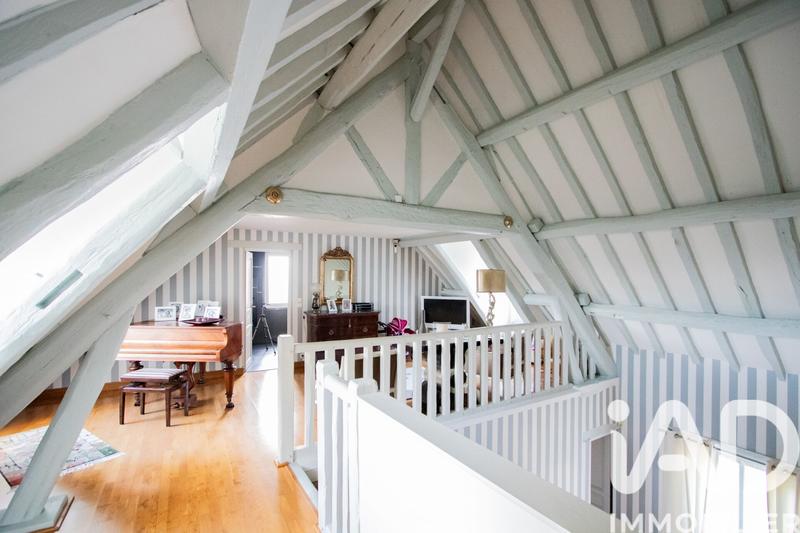 Maison - 220 m² - 9 pièces