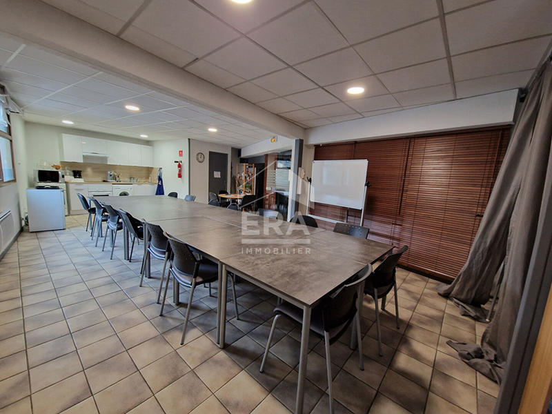 Local d'activité / Entrepôt - 111 m²