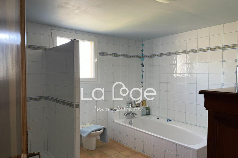 Maison - 224 m² - 7 pièces