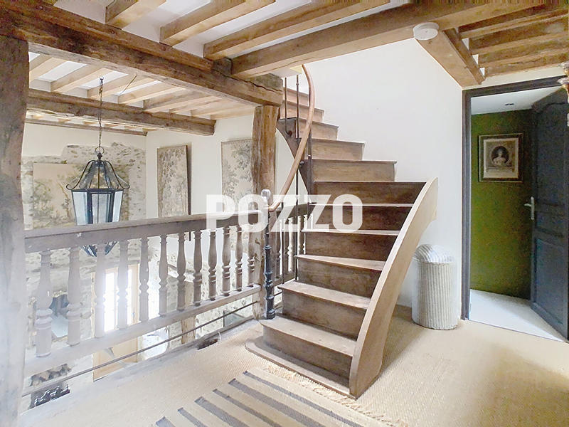 Maison - 277 m² - 6 pièces
