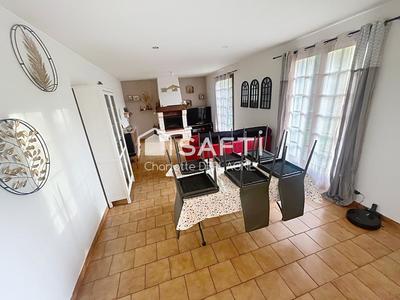 Maison - 90 m² - 5 pièces