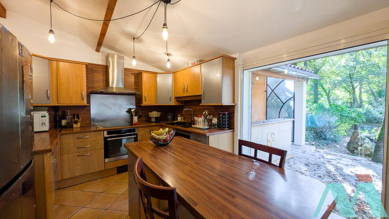 Maison - 165 m² - 6 pièces