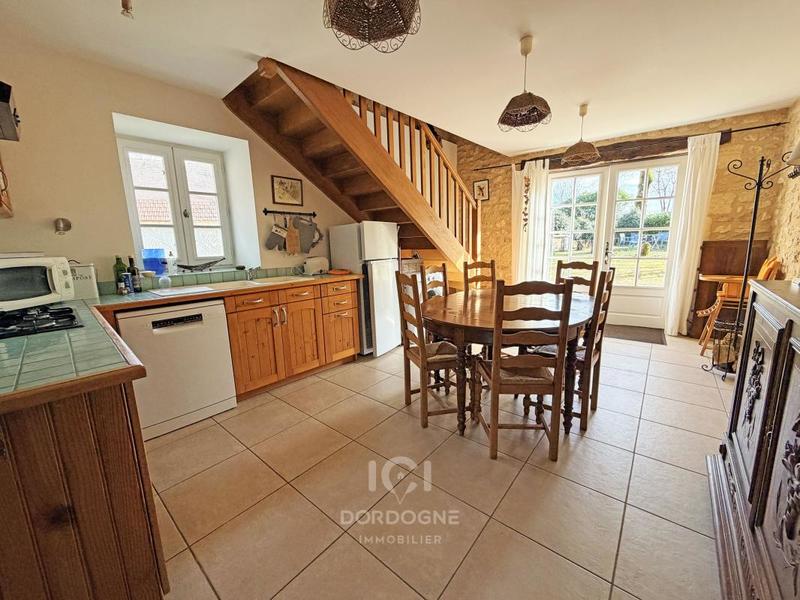 Maison - 329 m² - 2 pièces