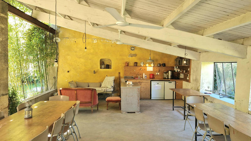 Maison - 681 m² - 21 pièces