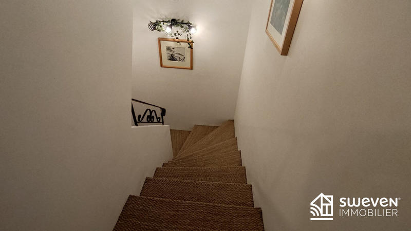 Maison traditionnelle - 220 m² - 7 pièces