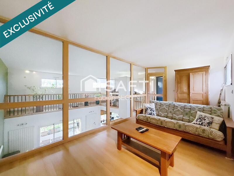 Maison - 249 m² - 9 pièces