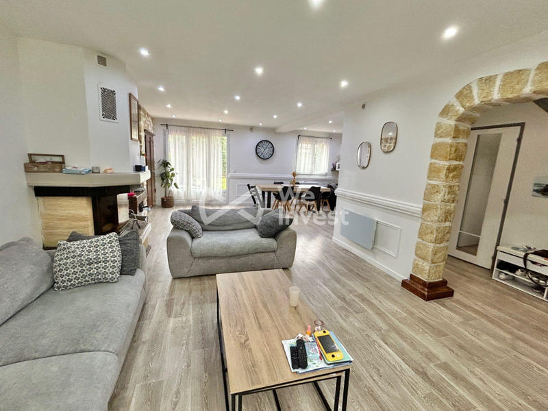 Maison - 200 m² - 9 pièces