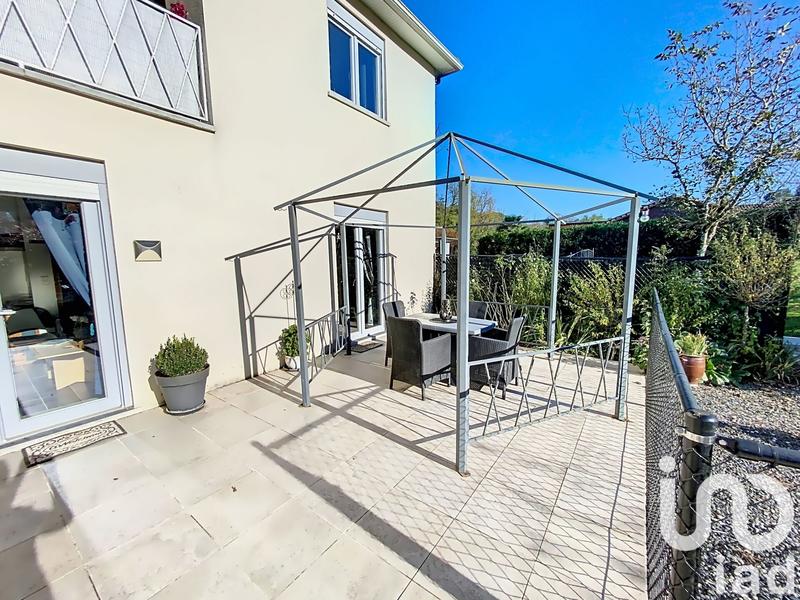 Maison - 208 m² - 9 pièces