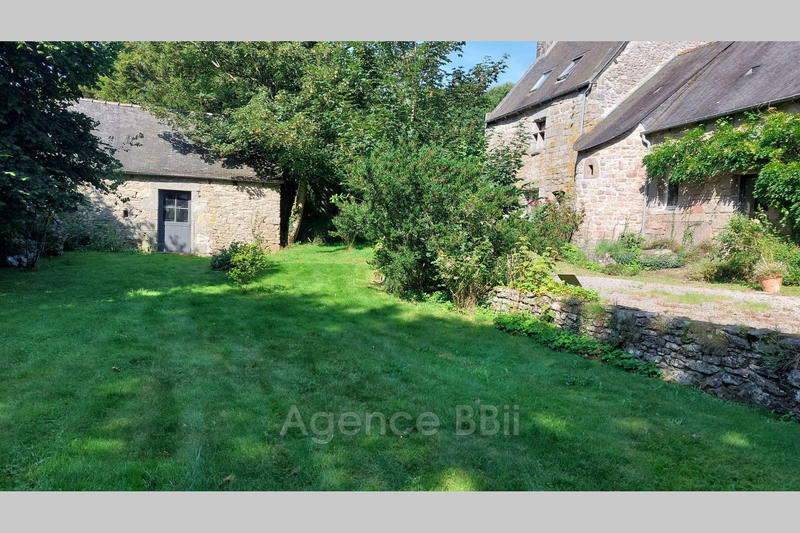 Maison - 300 m² - 15 pièces