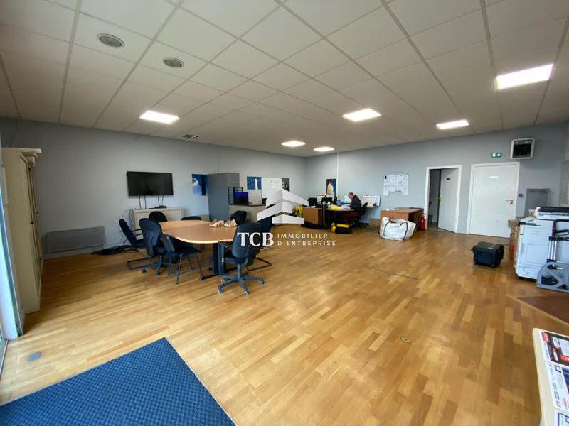 Local d'activités - 306 m²
