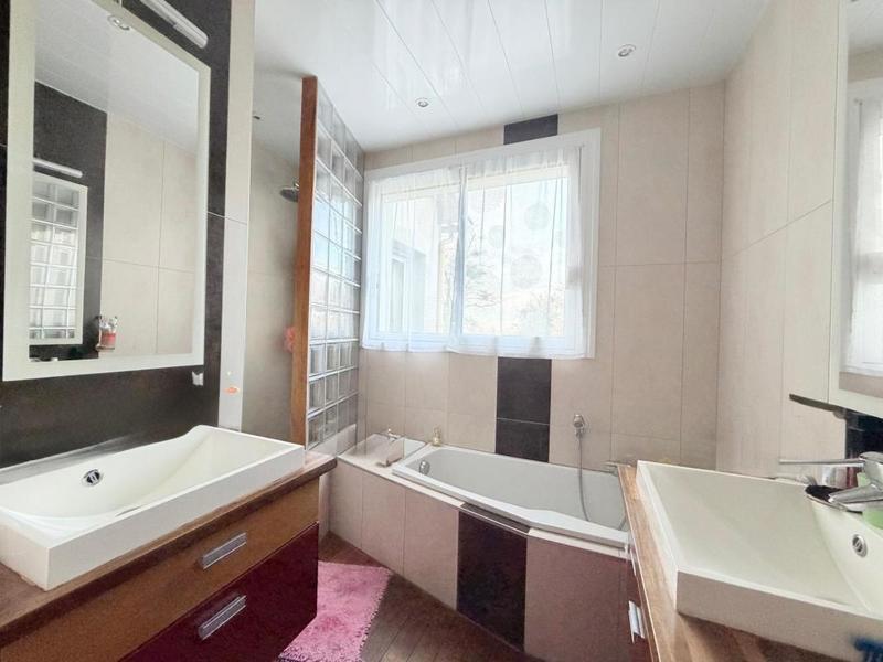 Maison d'architecte - 180 m² - 7 pièces