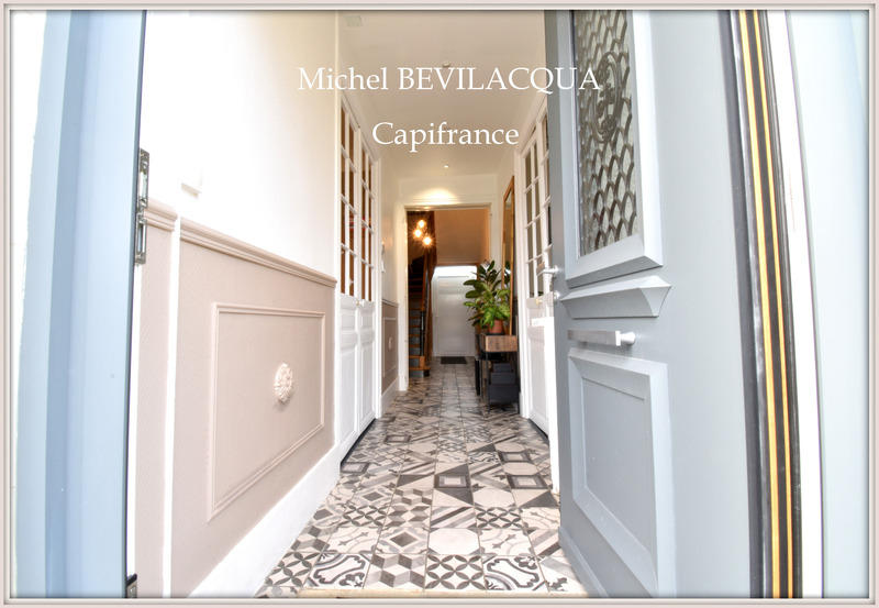 Demeure - 265 m² - 12 pièces