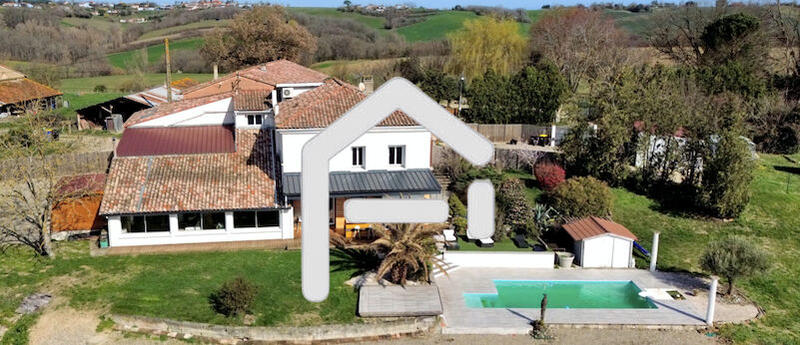 Maison - 478 m² - 12 pièces