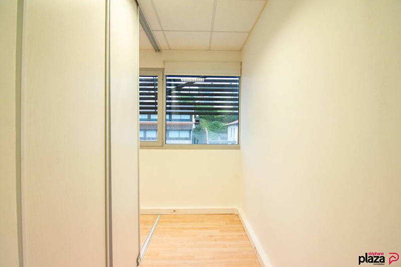 Local d'activité / Entrepôt - 46 m² - 2 pièces