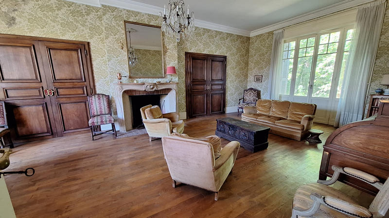 Propriété - 373 m² - 15 pièces