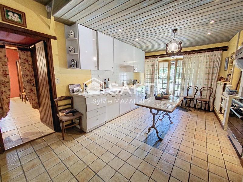 Maison - 212 m² - 7 pièces