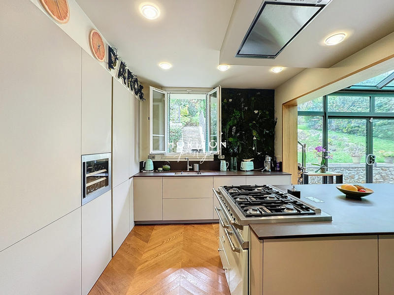 Maison - 167 m² - 7 pièces