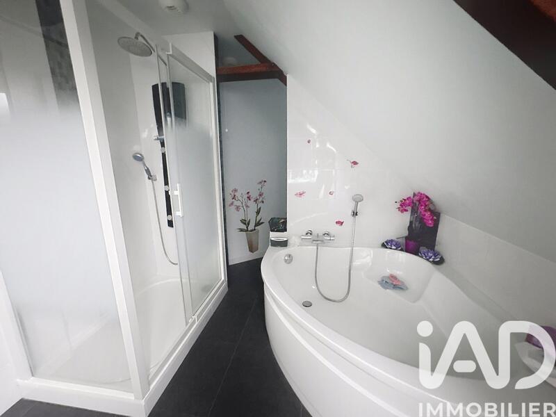 Maison - 180 m² - 8 pièces