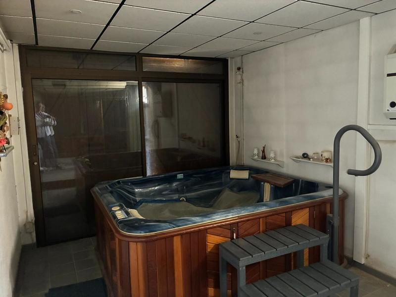 Maison - 210 m² - 10 pièces