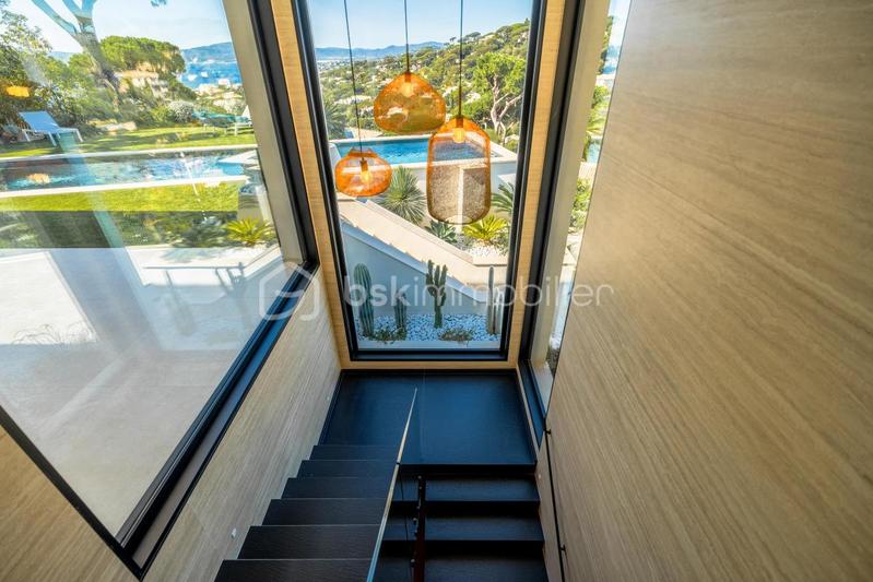 Villa - 395 m² - 9 pièces