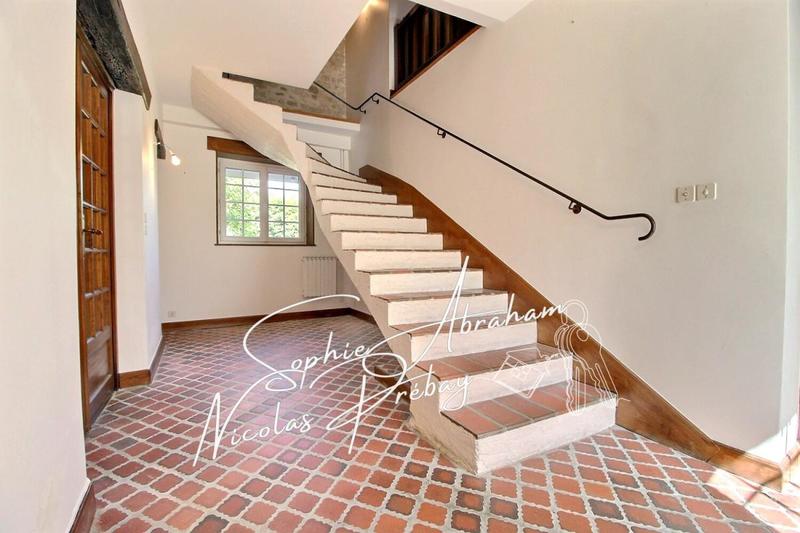 Maison - 310 m² - 11 pièces