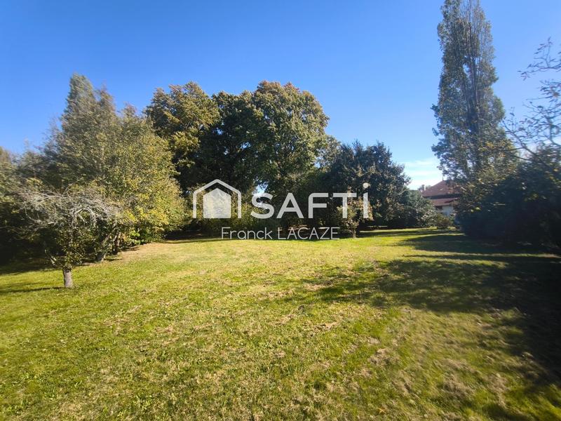 Maison - 243 m² - 10 pièces