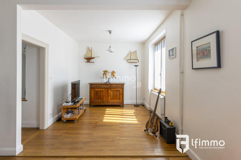 Maison - 142 m² - 6 pièces