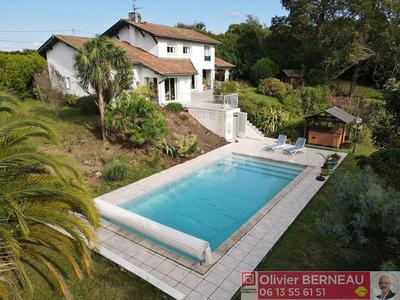 Villa - 163 m² - 6 pièces