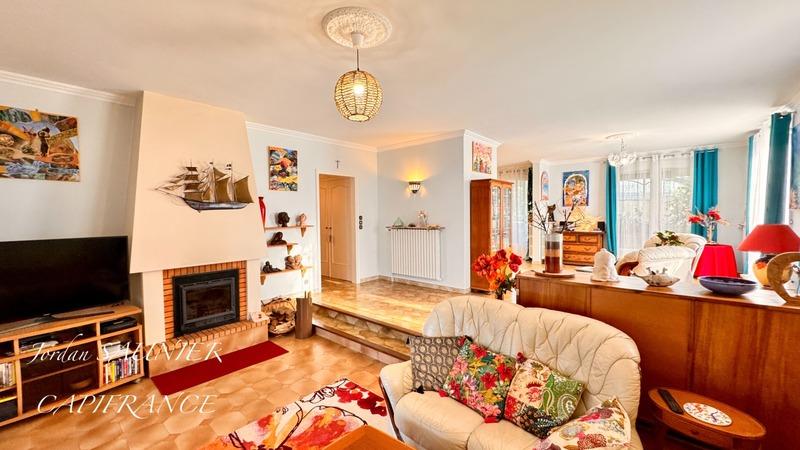 Maison - 253 m² - 8 pièces