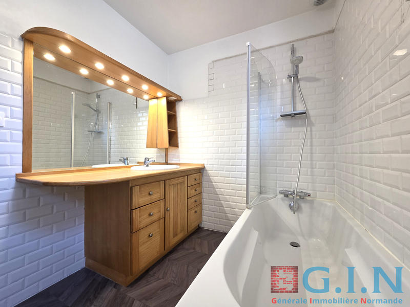 Maison de village - 150 m² - 8 pièces