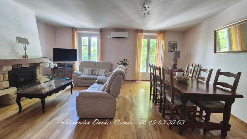 Maison - 217 m² - 8 pièces