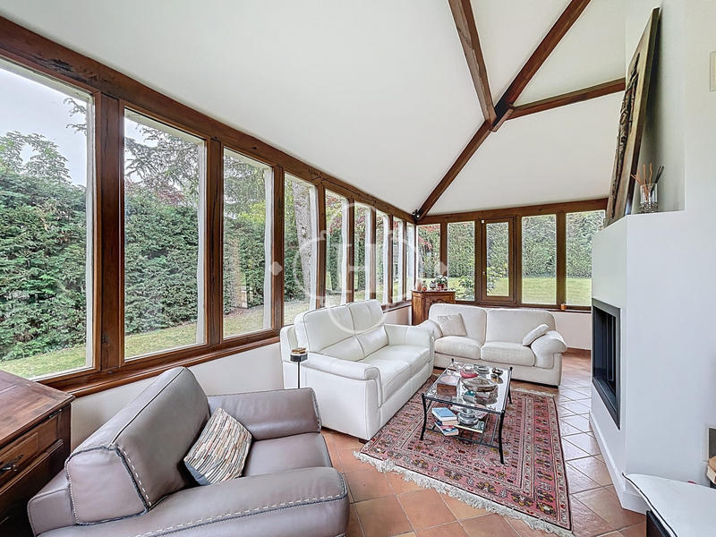 Maison - 168 m² - 8 pièces