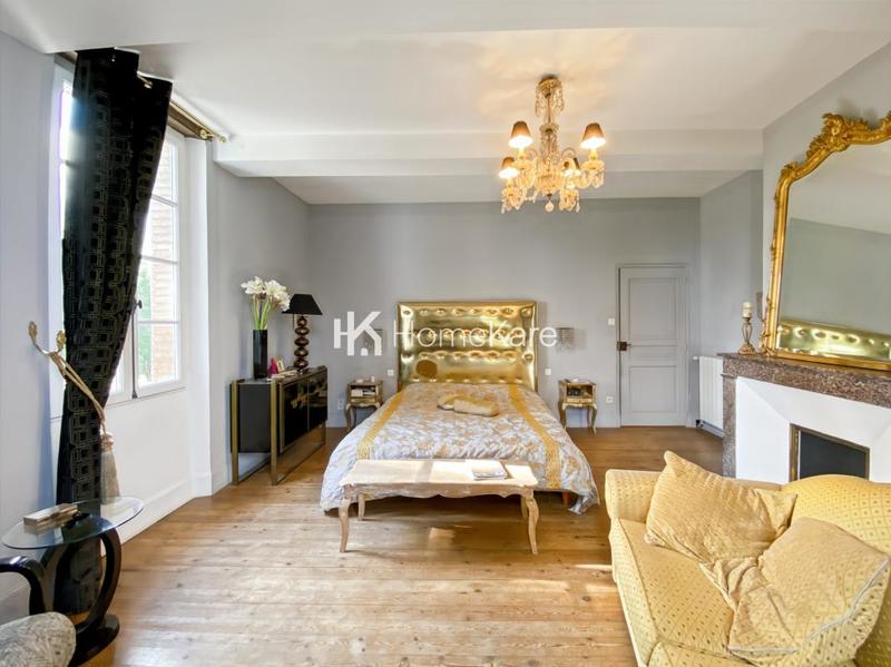 Maison de maîtres - 300 m² - 8 pièces