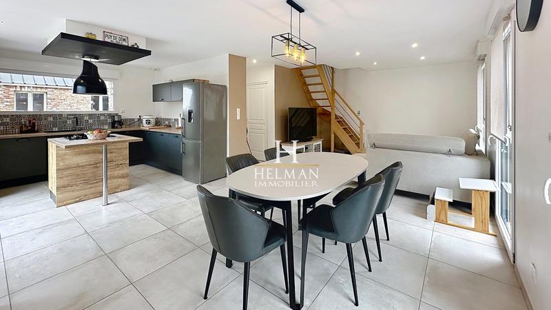 Maison - 93 m² - 4 pièces